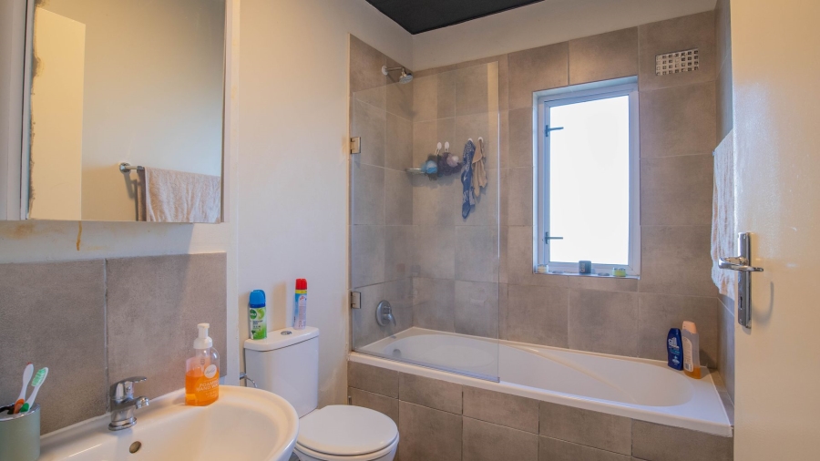2 Bedroom Property for Sale in Muizenberg Western Cape